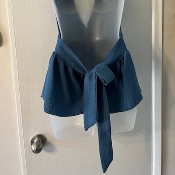 Sexist Top Ever~ Backless Halter Flare Style Top - Picture 6 of 8